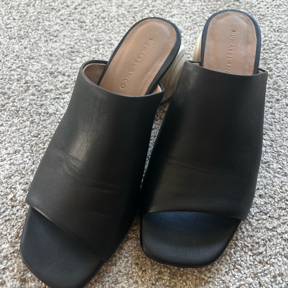 Huma Blanco black leather sandals with wood heel- never worn